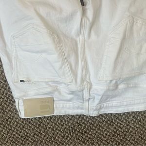 Men’s white pants